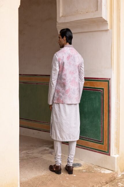 Off White Kurta Set with Wasit Coat