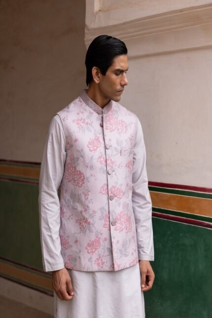 Off White Kurta Set with Wasit Coat